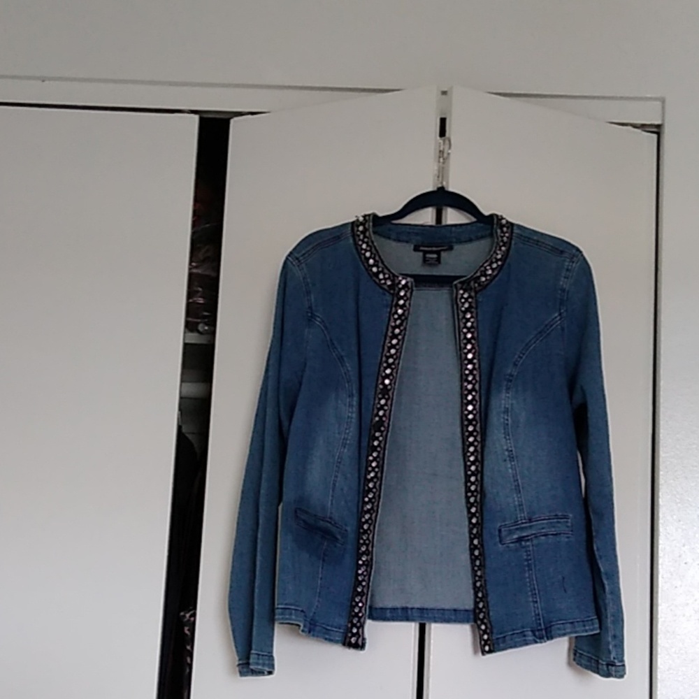Denim jacket. - Picture 2 of 3